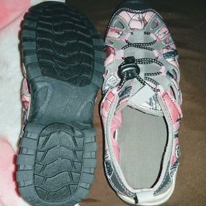 Woman's water shoes, sandles size 8